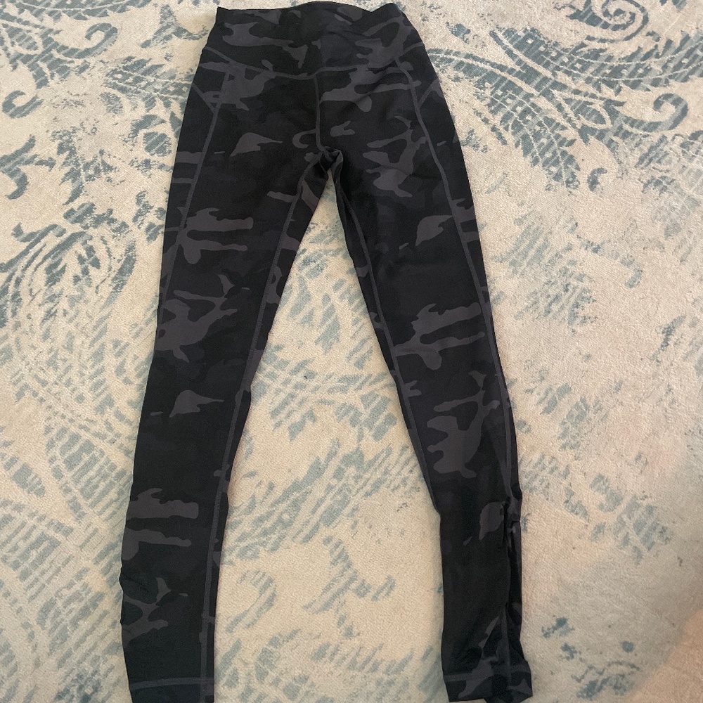 Size small gray/black camp leggings